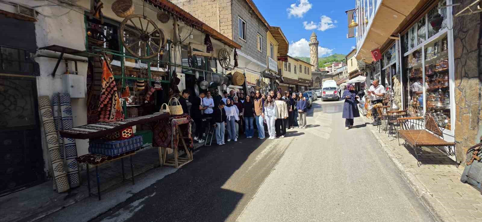 muslu-ogrenciler-tarihi-mekanlari-yerinde-inceledi