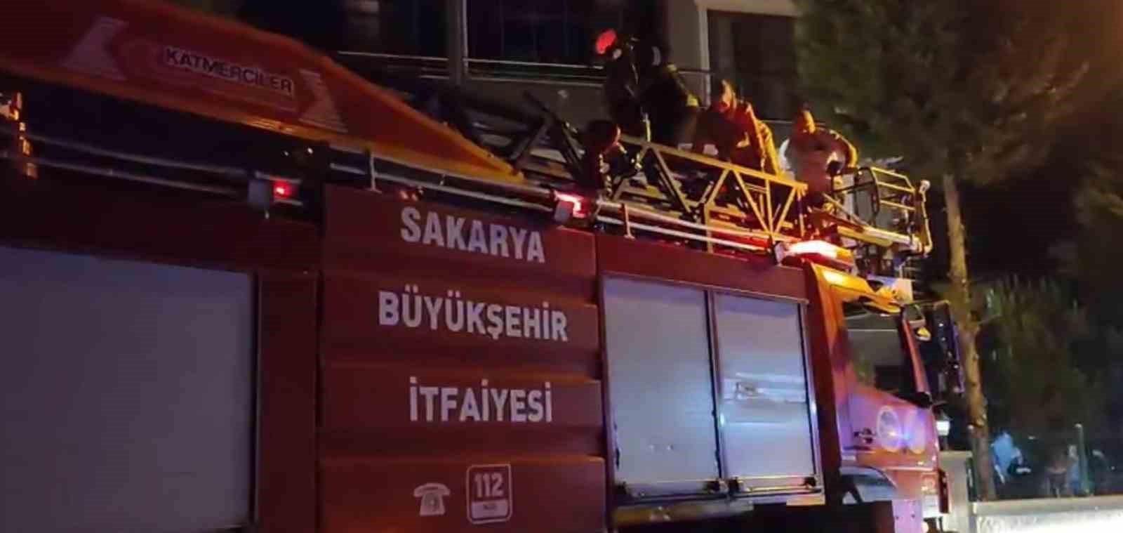 binaya-girip-bebek-arabalarini-yakan-supheli-yakalandi