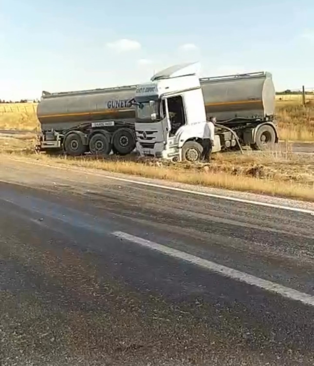 siirt-te-tir-yoldan-cikti