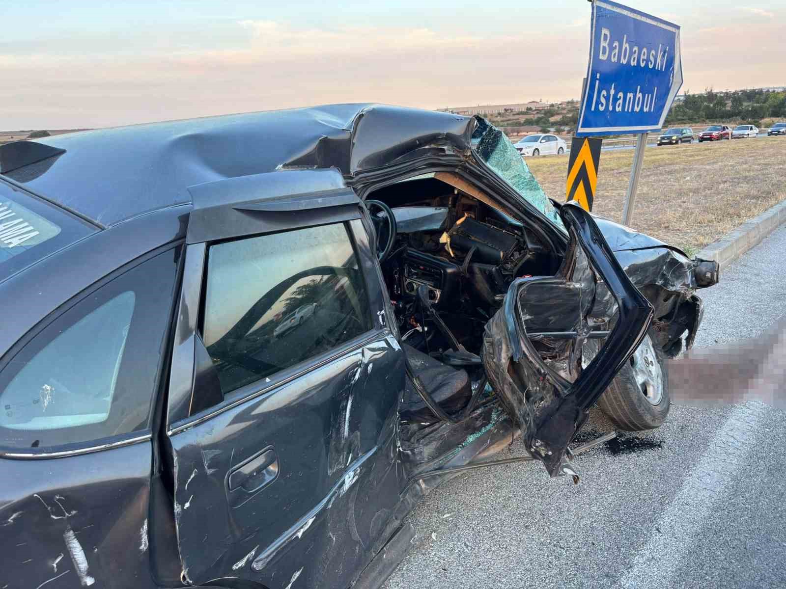 babaeski-de-minibus-ile-otomobil-carpisti-4-yarali