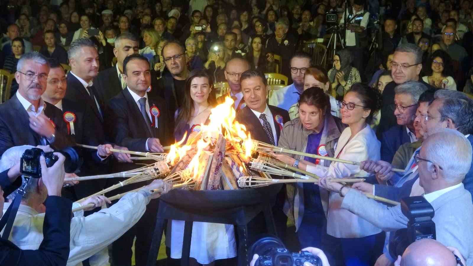 mentese-kultur-senligi-senlik-atesiyle-basladi