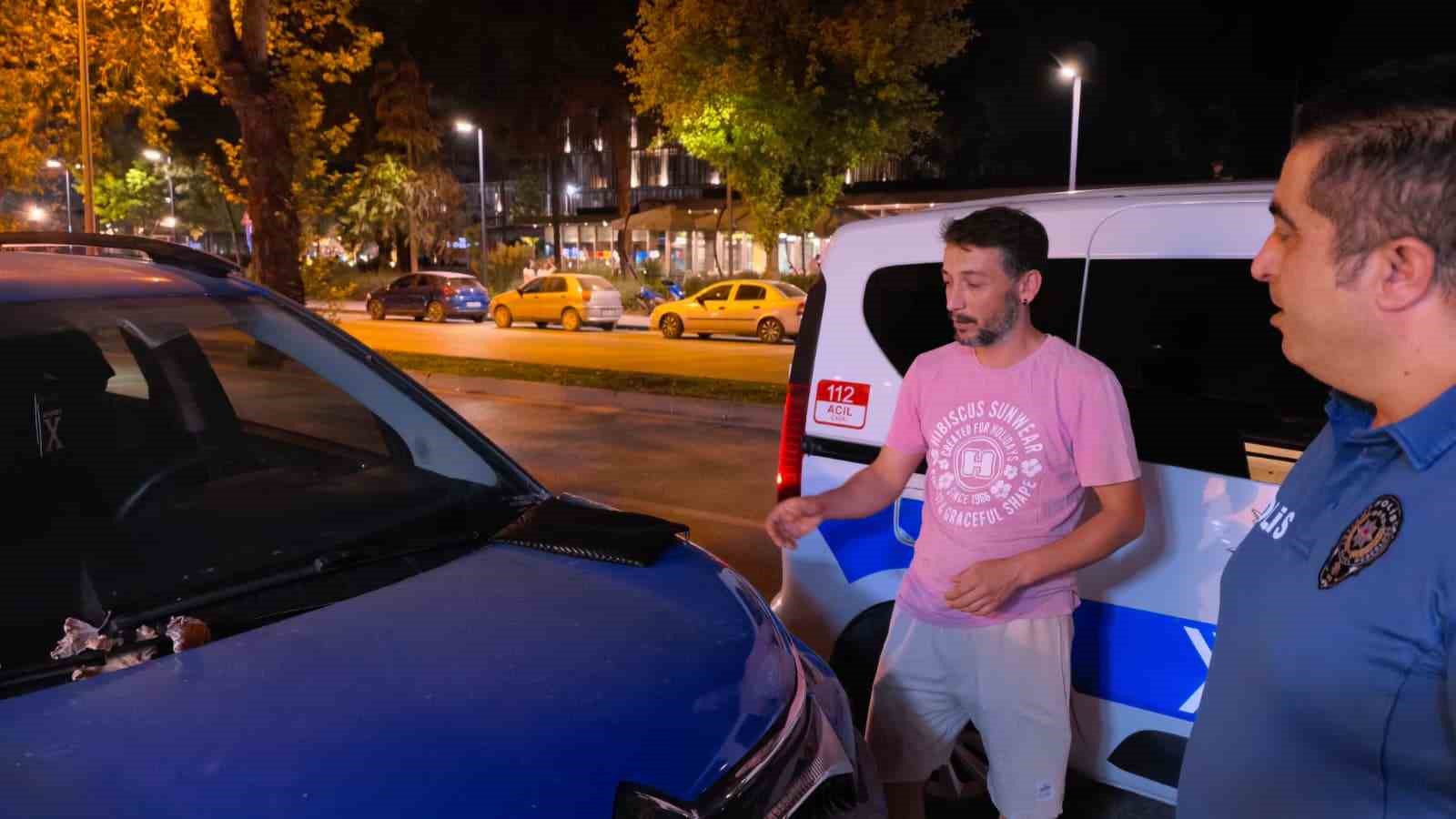 duyarli-vatandas-buldugu-30-bin-tl-yi-sahibine-ulastirilmasi-icin-polise-teslim-etti