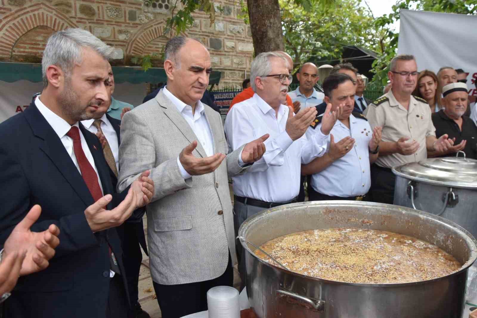 sehit-aileleri-ve-gazilerden-asure-hayri