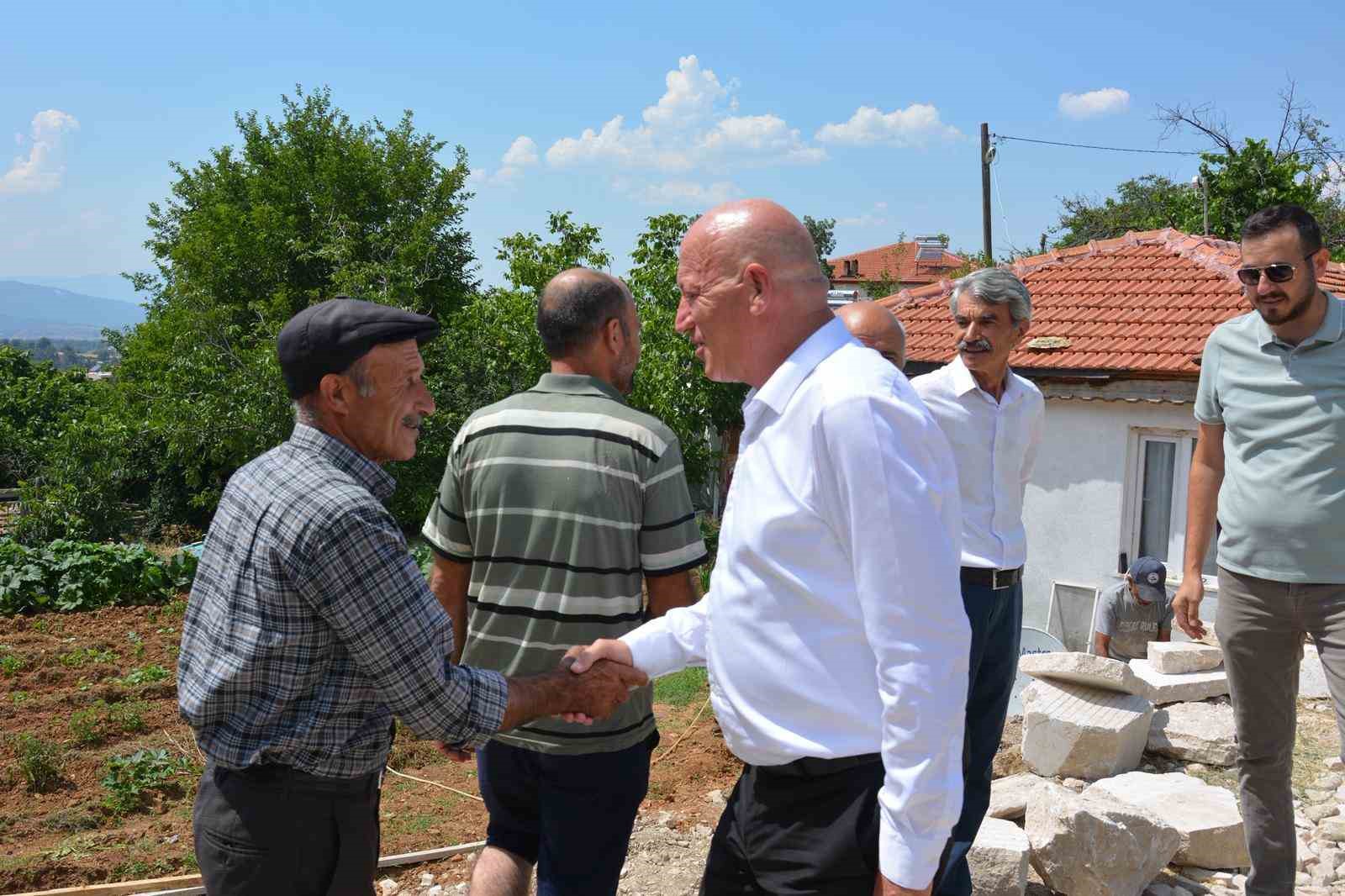 baskan-kumral-mahallelerde-suren-calismalari-yerinde-inceledi