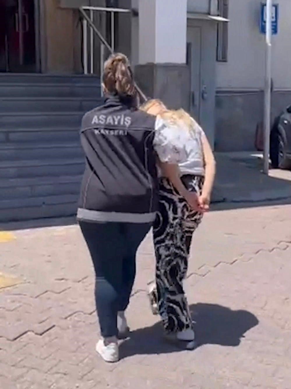 kayseri-3-ayri-suctan-22-yil-kesinlesmis-hapis-cezasi-bulunan-kadin-yakalandi