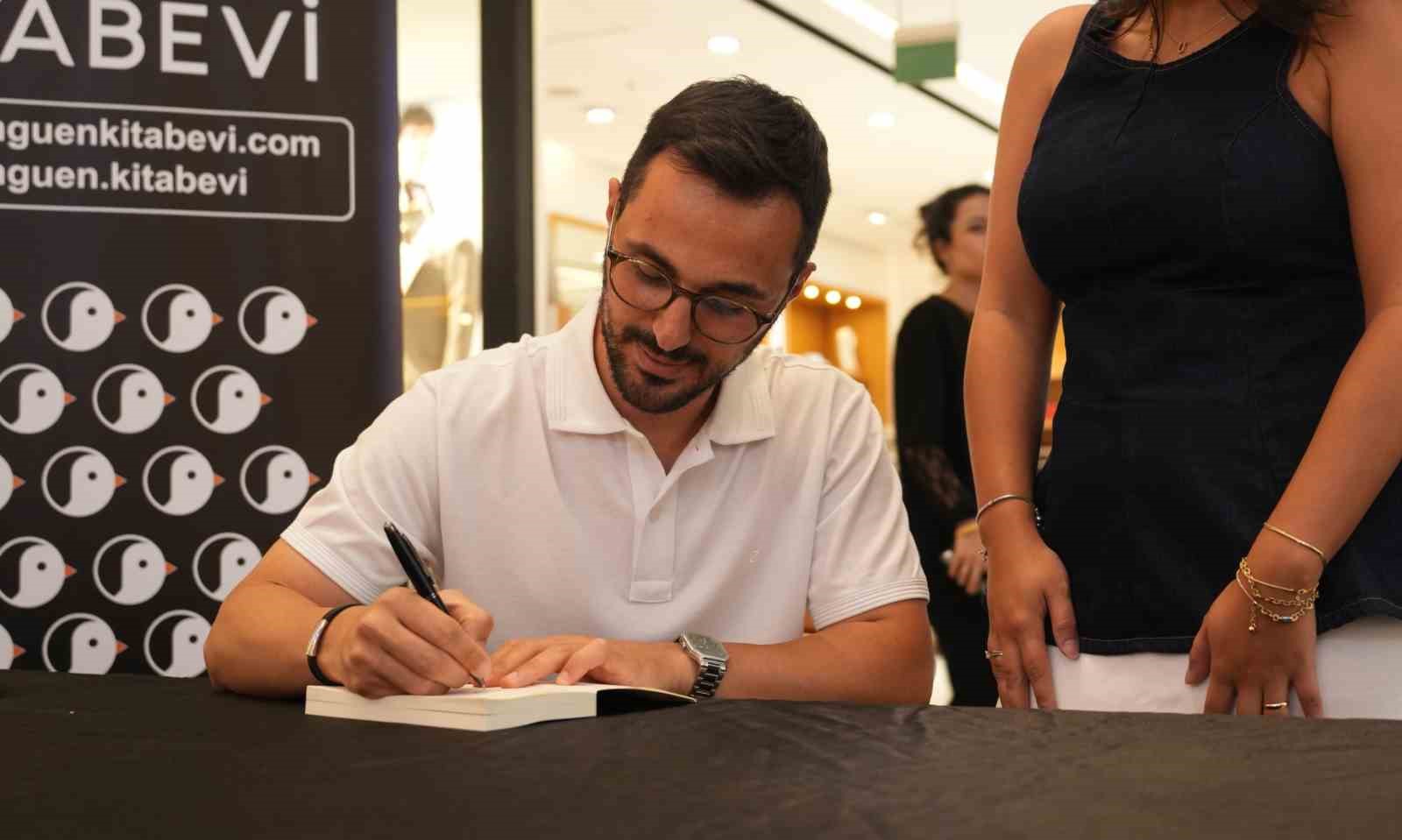 maltepe-de-yazar-caner-kaldi-okurlariyla-bulustu