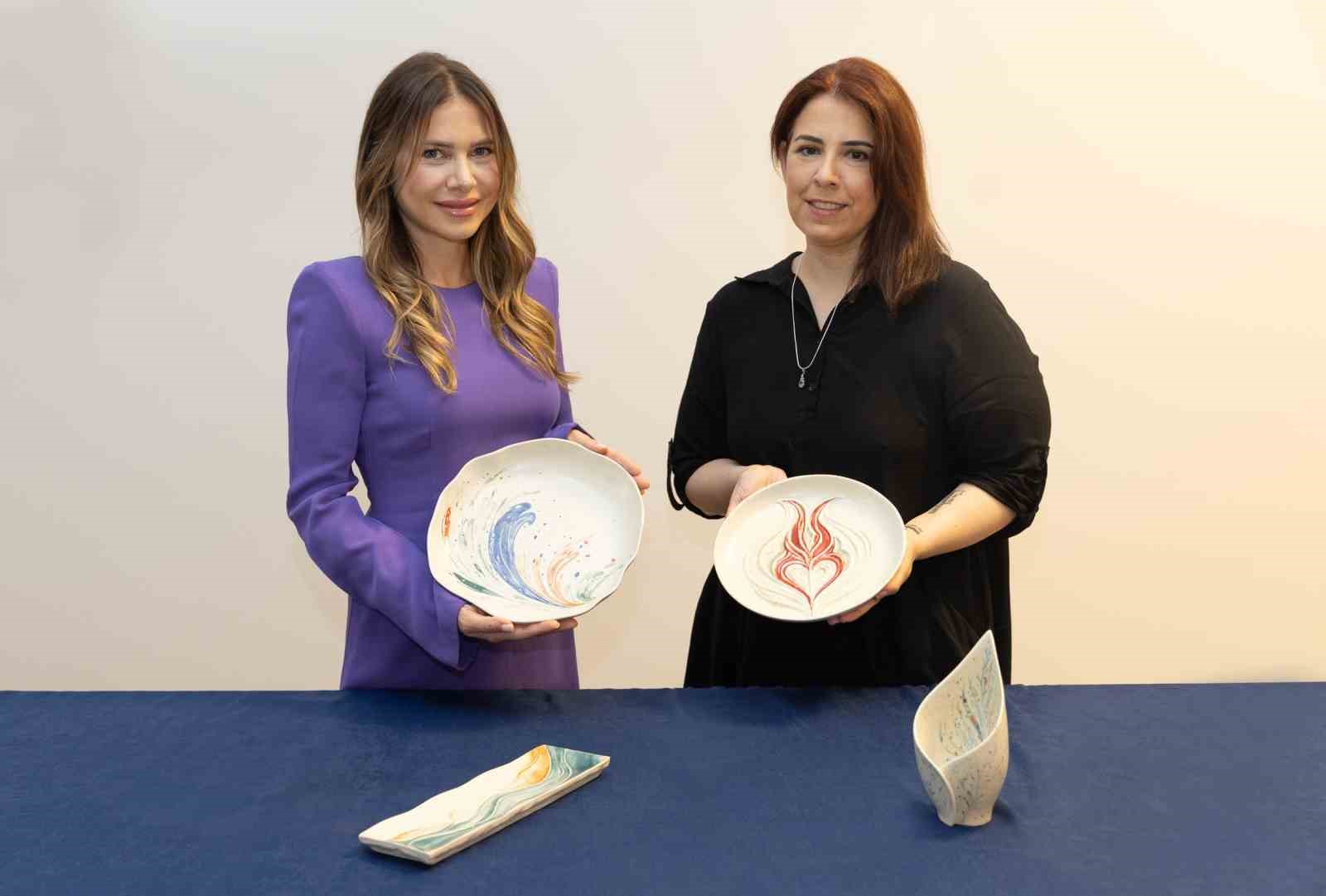 ebru-sanati-ve-yapay-zeka-ayni-tabakta