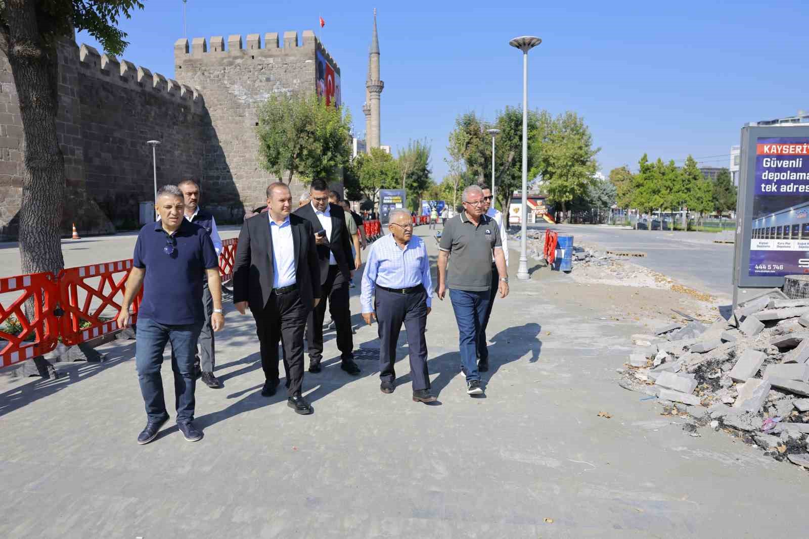 baskan-buyukkilic-tan-cumhuriyet-meydani-ve-yeralti-carsisi-ndaki-yatirimlara-yakin-takip
