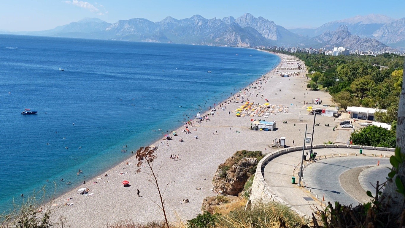 antalya-korfezi-nde-mikroplastik-temizligine-poyraz-dopingi