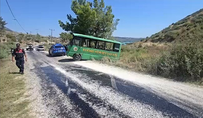 manavgat-ta-safari-araci-kaza-yapti-2-yarali