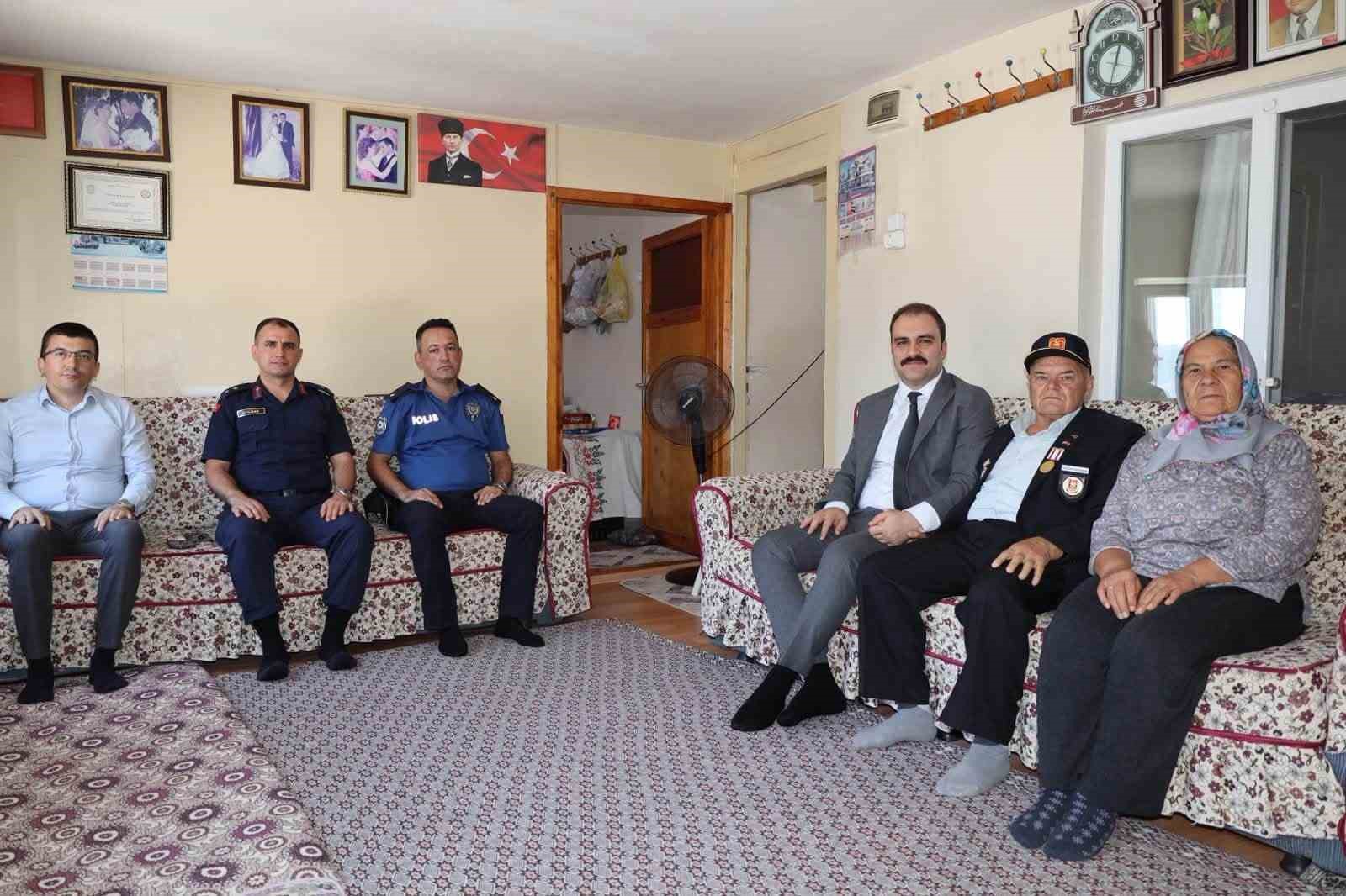 kaymakam-battal-sehit-ailesi-ve-gaziyi-yalniz-birakmadi