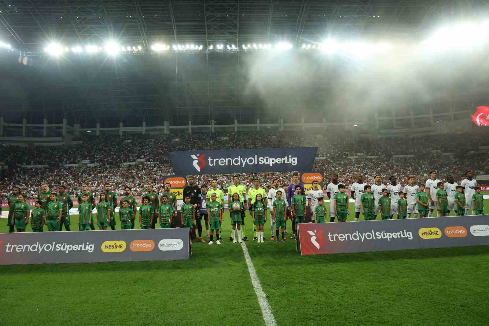 trendyol-super-lig-amed-sportif-faaliyetler-2-besiktas-0-ilk-yari