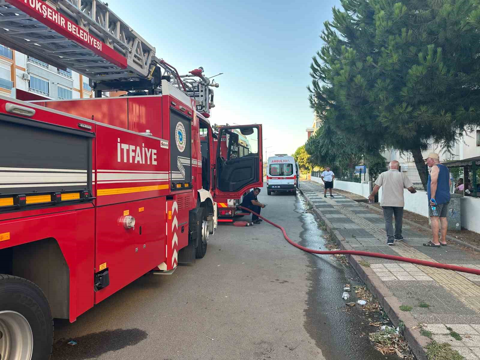 suleymanpasa-da-korkutan-yangin-6-katli-binadan-alevler-yukseldi