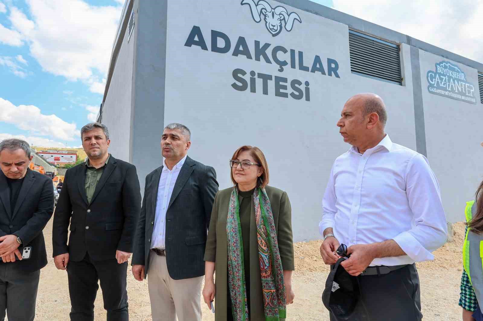 baskan-sahin-gazi-konut-tarafindan-yapilan-yeni-adakcilar-sitesi-ni-inceledi