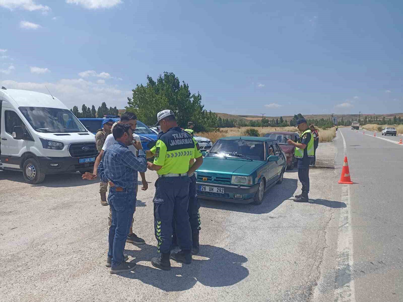 bilecik-te-140-sahis-ve-143-arac-kontrol-edildi