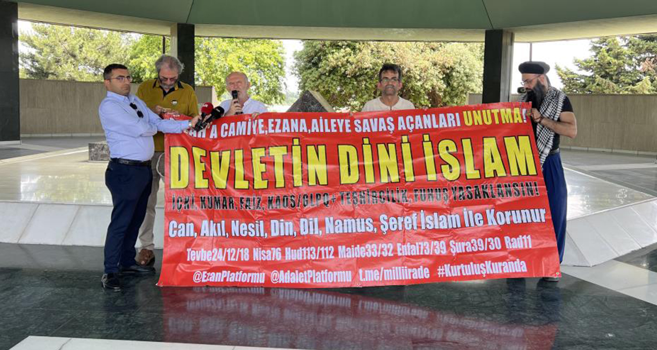 adnan-menderes-ezanin-aslina-cevrilmesinin-76-yil-donumunde-kabri-basinda-anildi