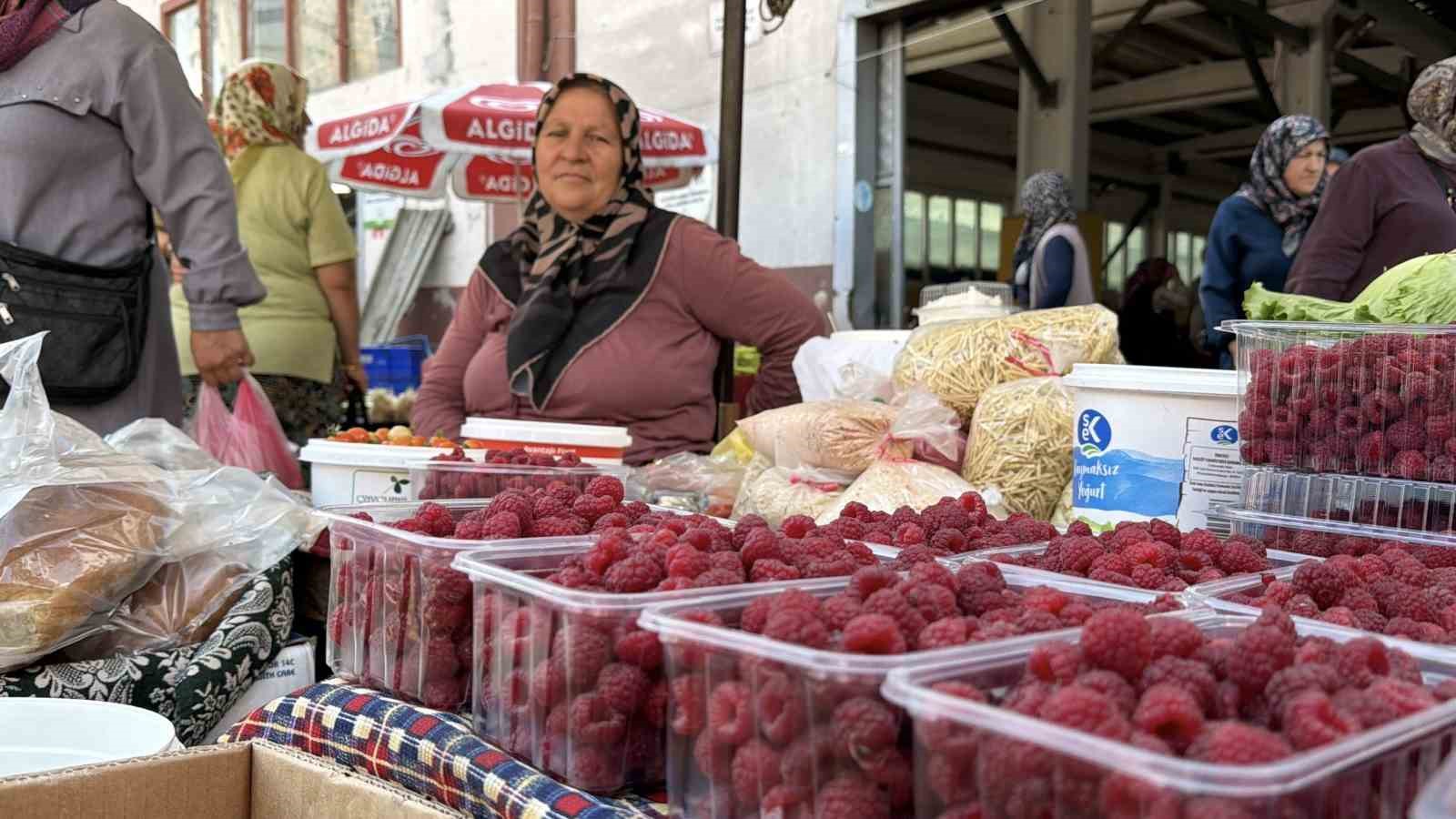 bolu-da-koyluler-hem-uretiyor-hem-satiyor