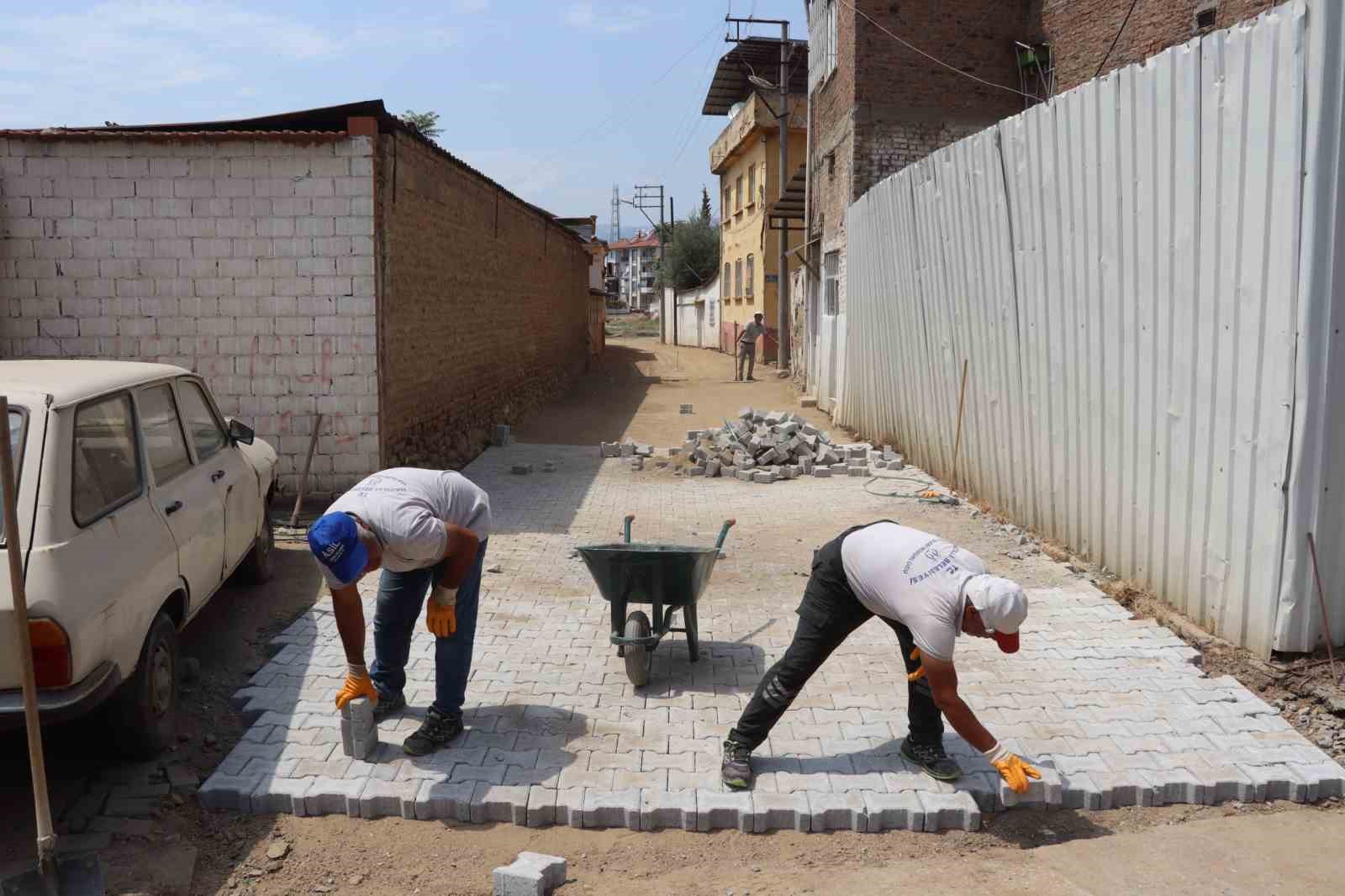 nazilli-belediyesi-yol-calismalarini-surduruyor