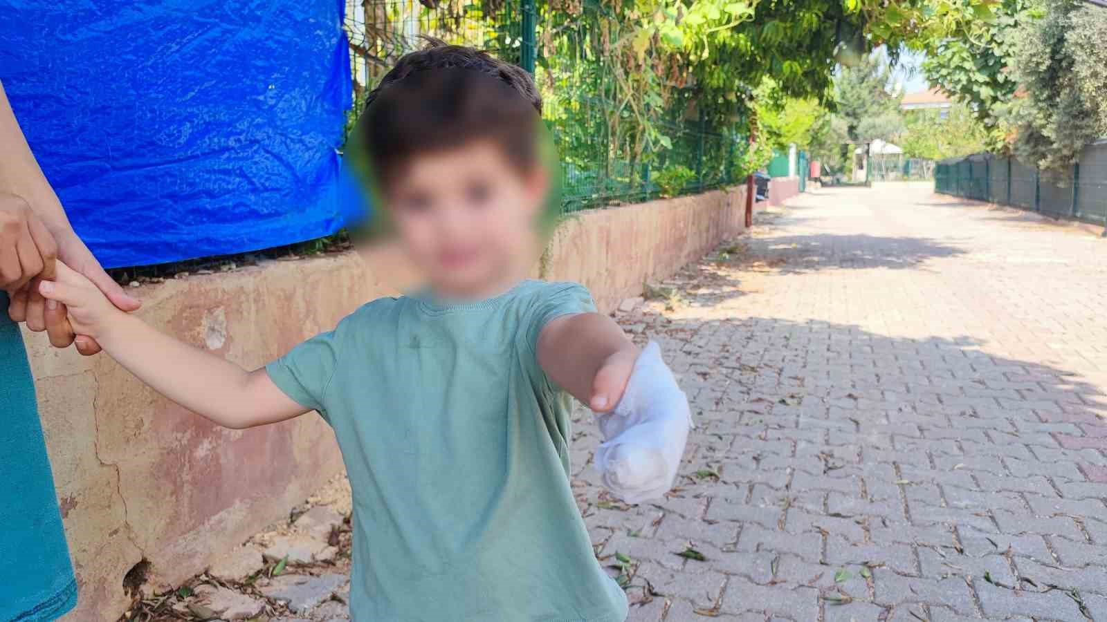 3-yasindaki-cocugu-hastaneye-yetistirmek-icin-polis-eskortluk-yapti