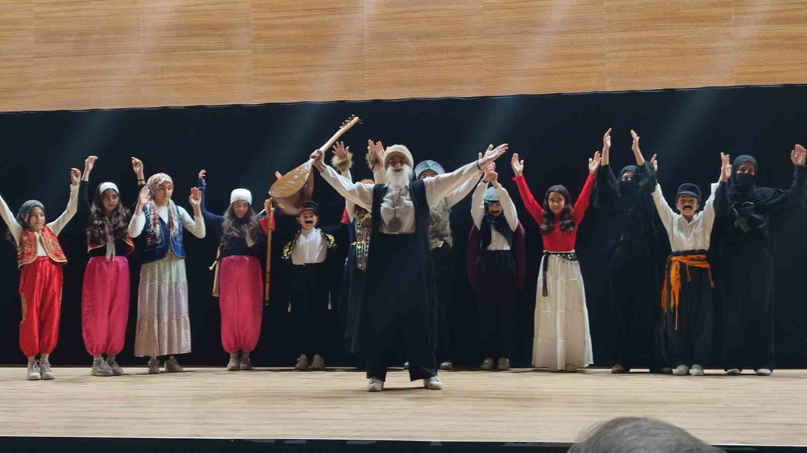 dede-korkut-hikayeleri-muradiye-de-sahnelendi