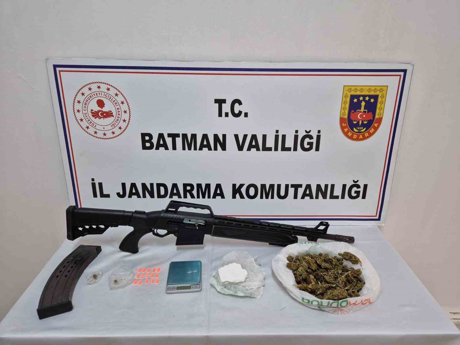 batman-da-uyusturucu-operasyonu-kokain-ve-skunk-ele-gecirildi-1-kisi-tutuklandi