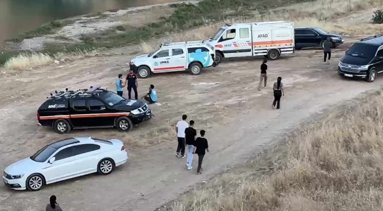 serinlemek-icin-goksu-cayi-na-giren-genc-akintiya-kapildi