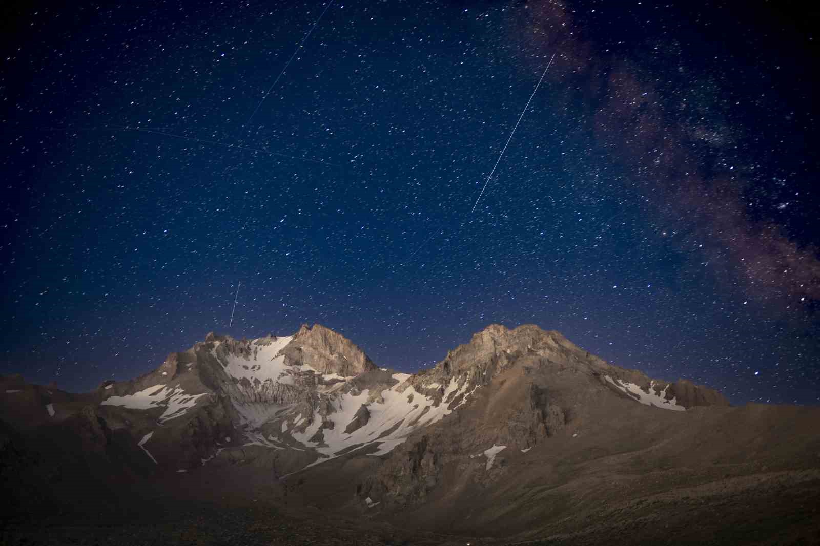 erciyes-te-perseid-meteor-yagmuru-gorsel-solen-olusturdu