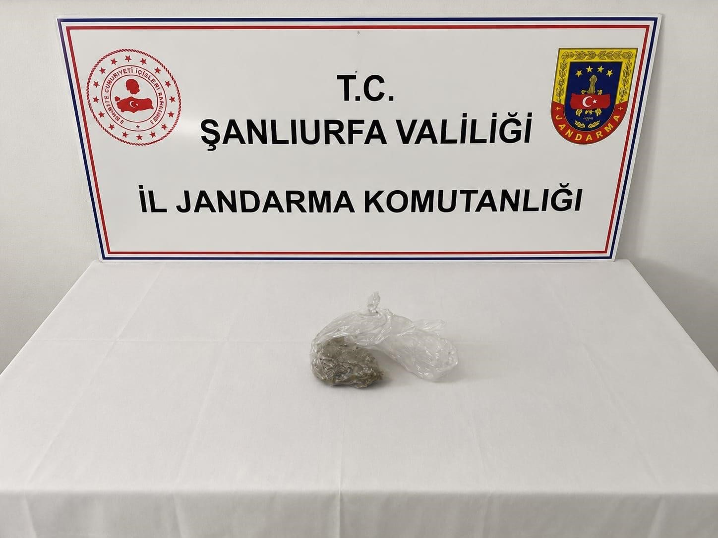 uygulamada-uyusturucu-silah-ve-kacak-sigara-ele-gecirildi