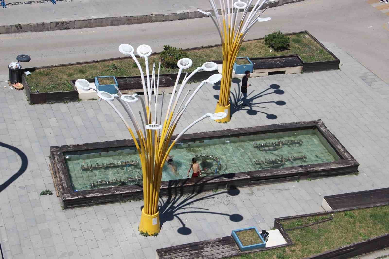 erzurum-da-cocuklar-sus-havuzunda-serinledi