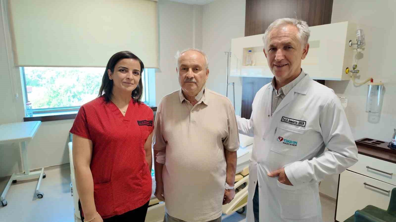 uyanik-halde-ameliyata-alinan-hasta-sah-damarindaki-yuzde-90-lik-darliktan-kurtuldu