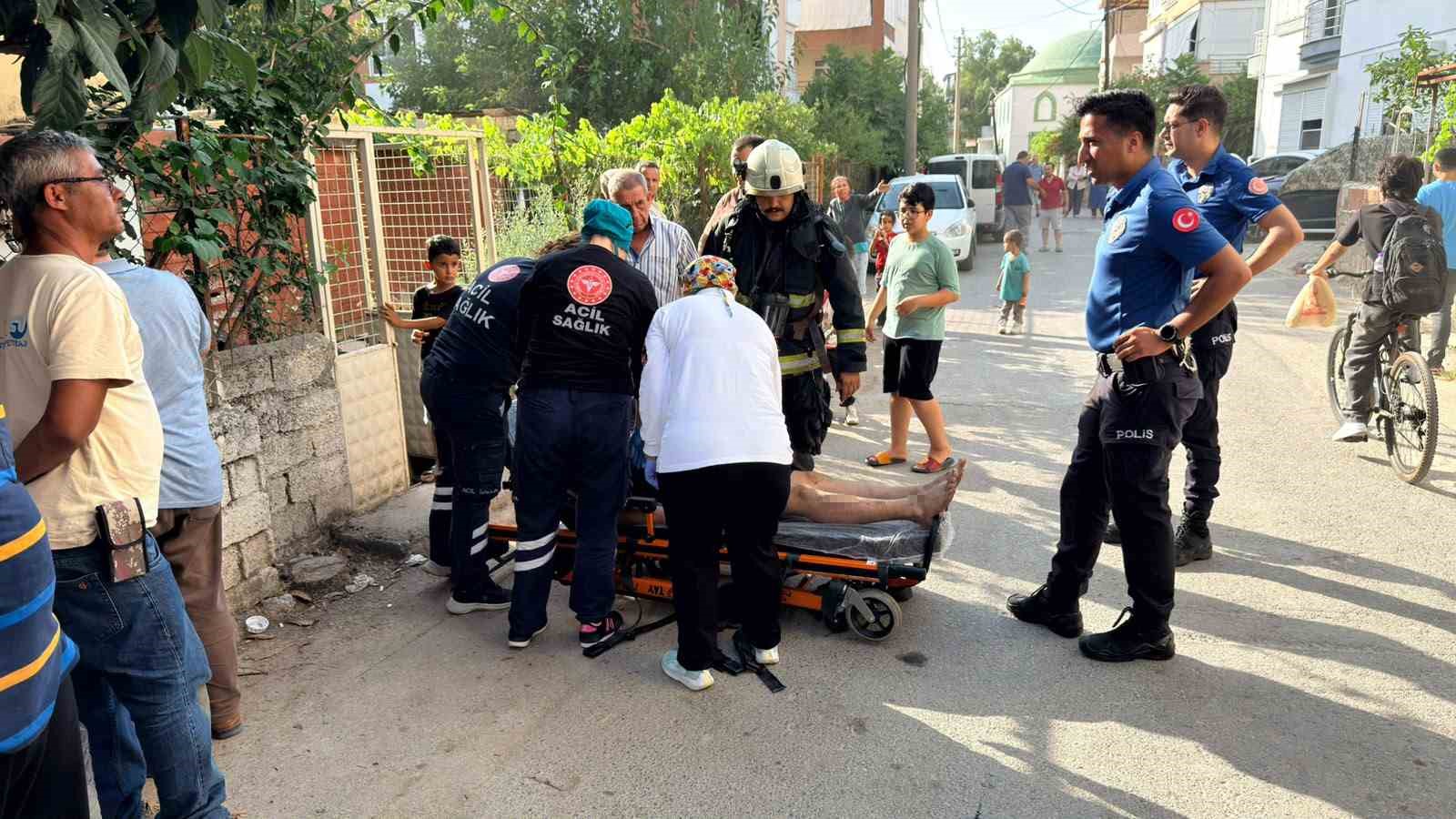 antalya-da-evde-cikan-yanginda-1-kisi-dumandan-etkilendi