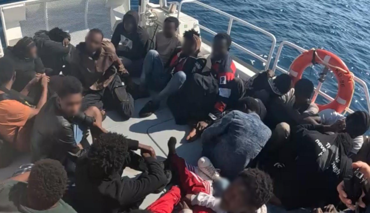 izmir-de-56-duzensiz-gocmen-yakalandi-20-gocmen-kurtarildi