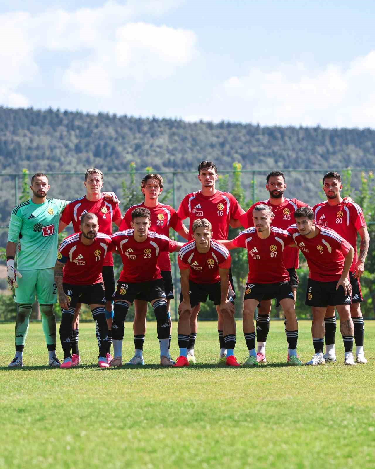 eskisehirspor-antrenman-macinda-corluspor-u-3-1-maglup-etti