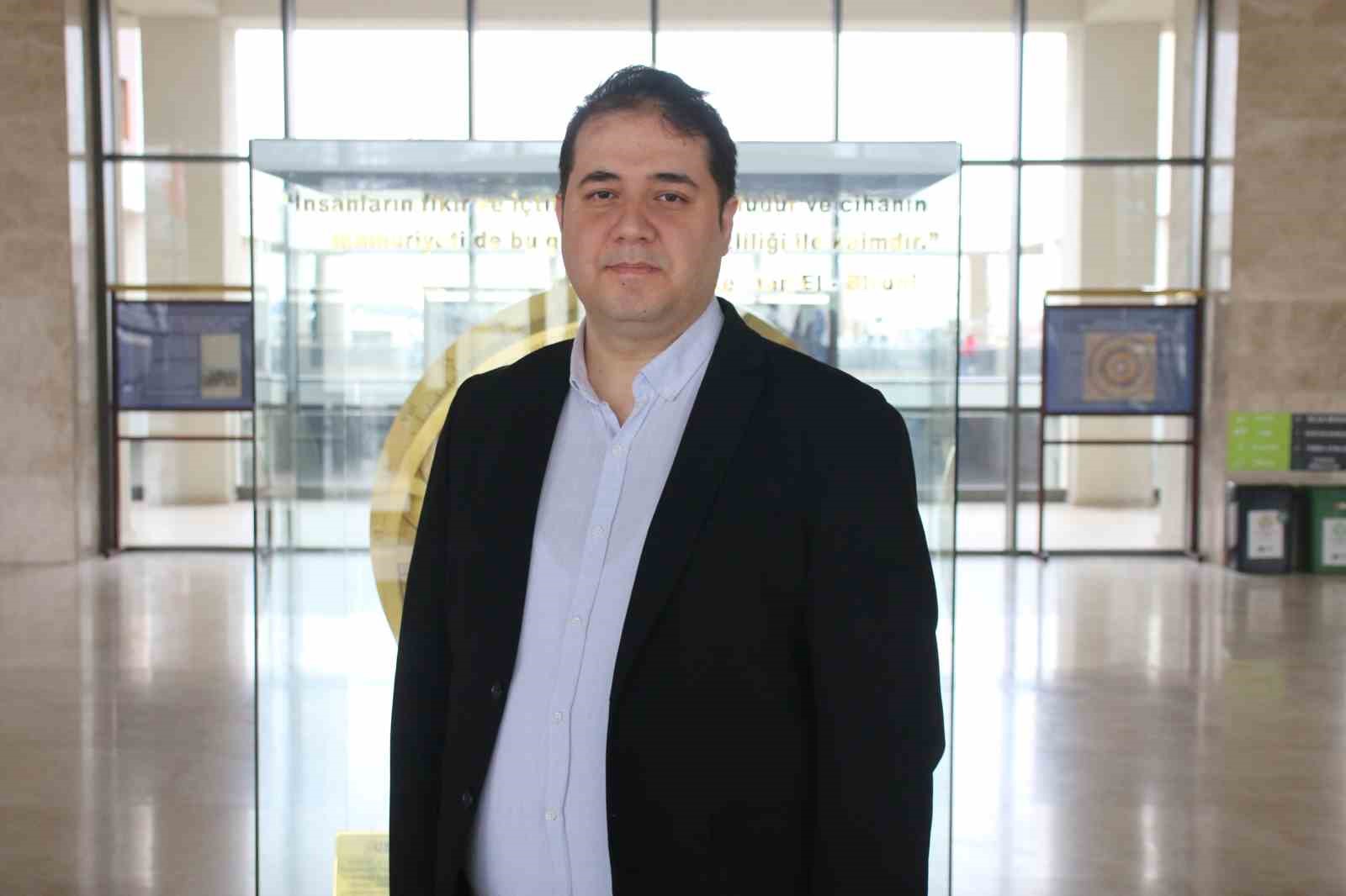 masa-basinda-uzun-saatler-gecirenler-icin-mikro-hareket-onerisi
