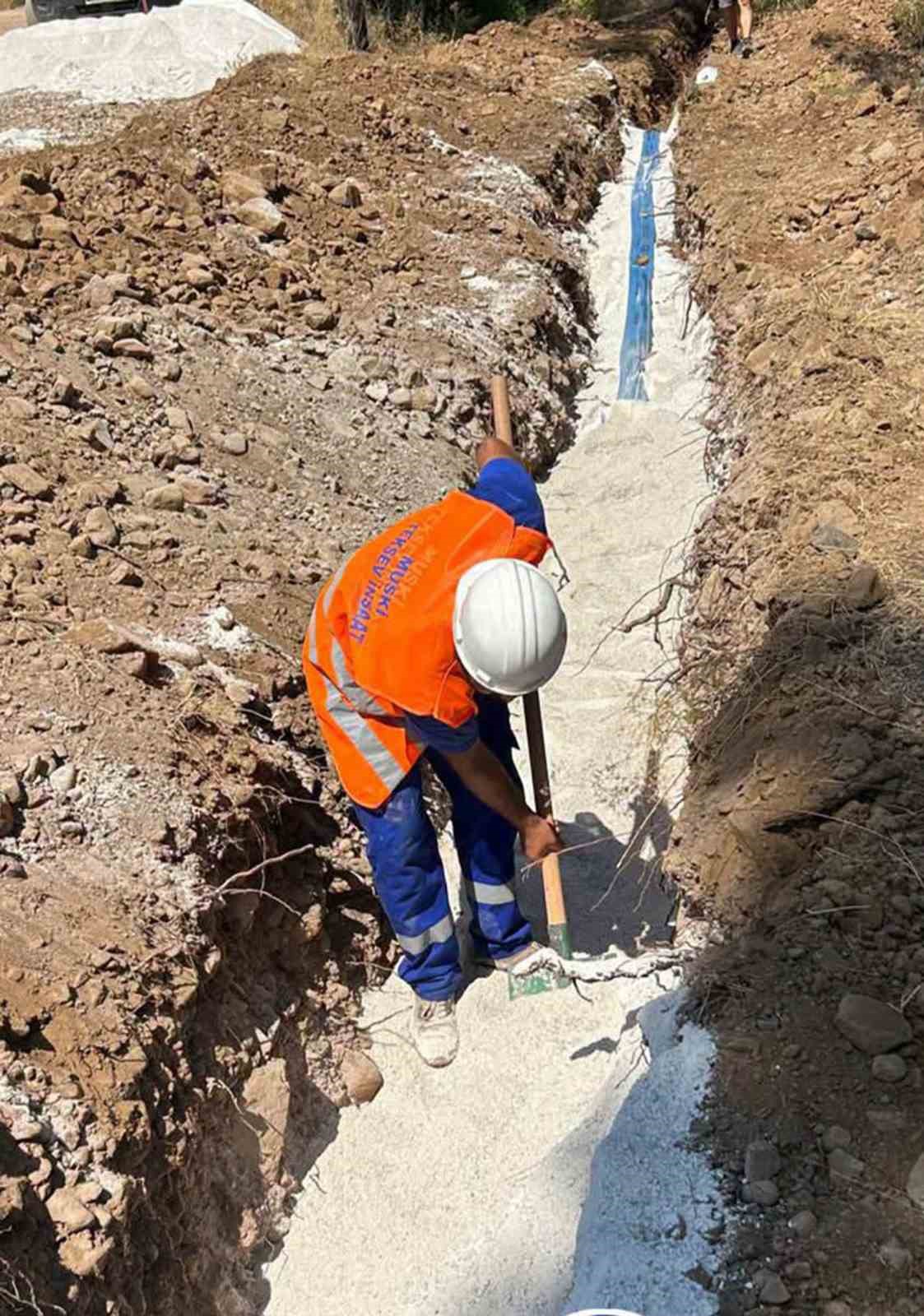 cetibeli-mahallesi-nin-icme-suyu-hatlari-yenileniyor