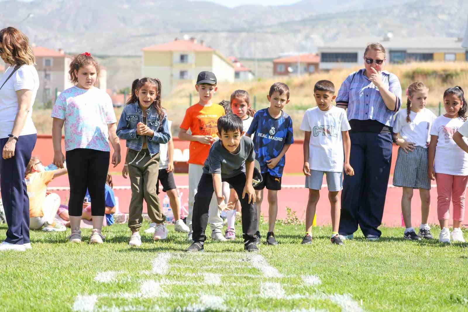 erzincan-da-bin-ogrenci-geleneksel-oyunlar-senliginde-bulustu