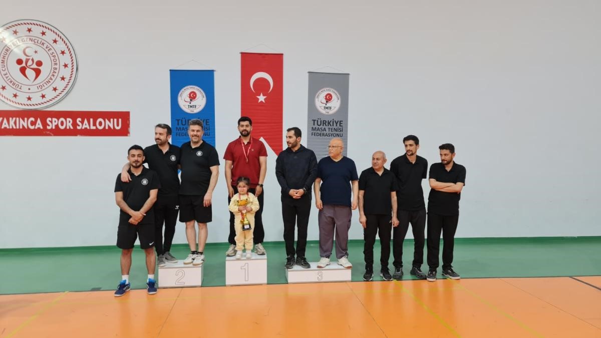 inonu-universitesi-masa-tenisi-kurumlar-ligi-nde-malatya-ikincisi-oldu