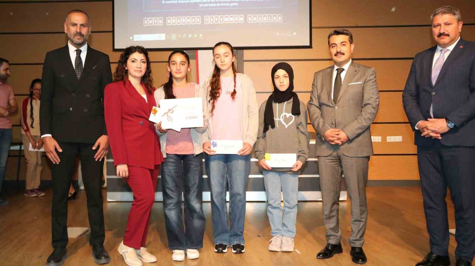 ogrenciler-il-finalinde-kiyasiya-yaristi