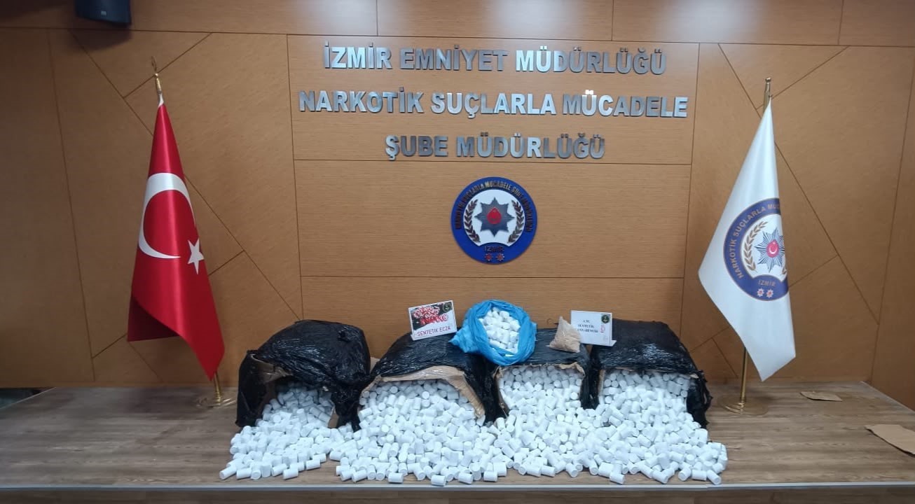 izmir-de-zehir-tacirlerine-baskin-3-tutuklama