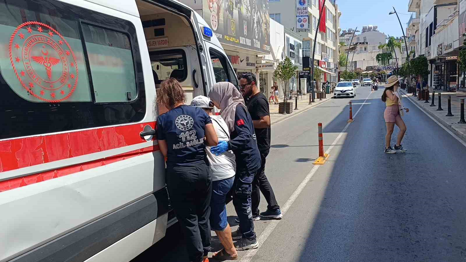 motosikletiyle-yayaya-carpti-trafik-ekibini-beklemeyip-gitti