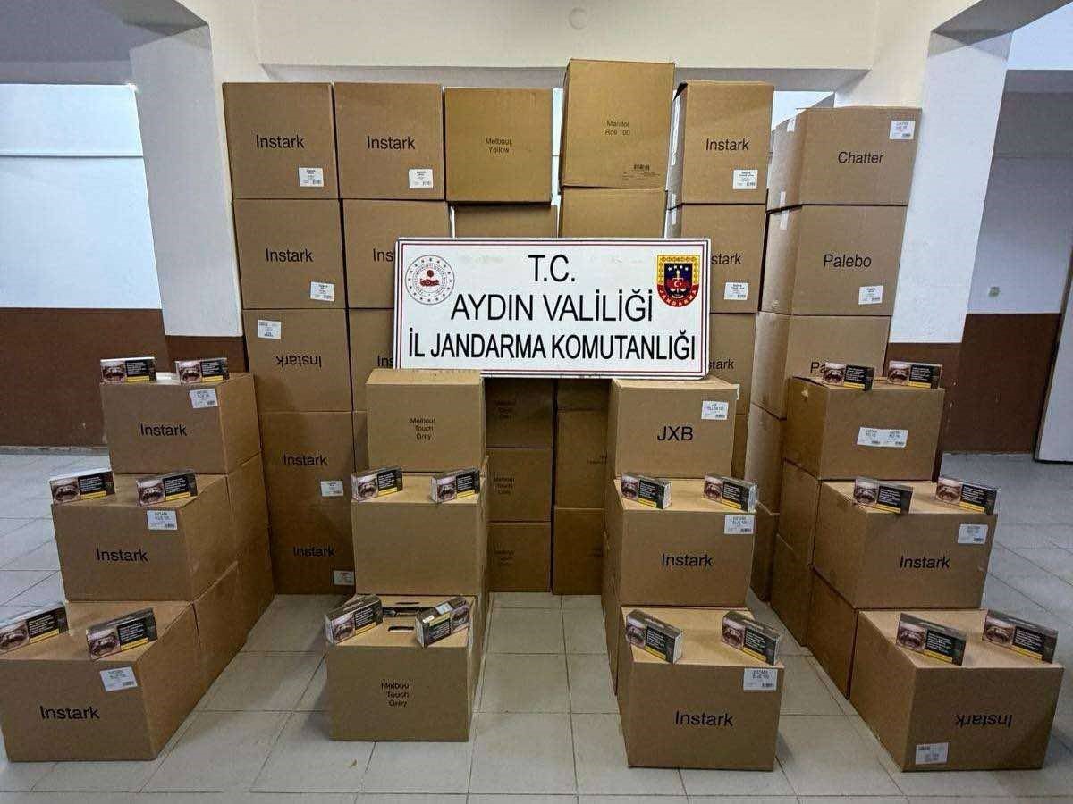 kosk-te-durdurulan-aractan-630-bin-kacak-makaron-cikti