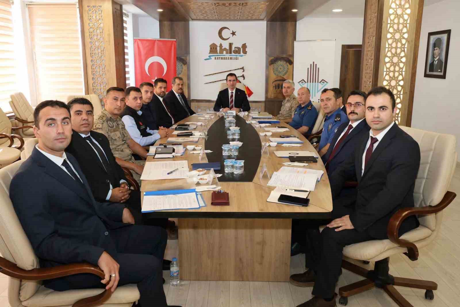 bitlis-te-ahlat-senlikleri-oncesi-guvenlik-ve-asayis-toplantisi-duzenlendi