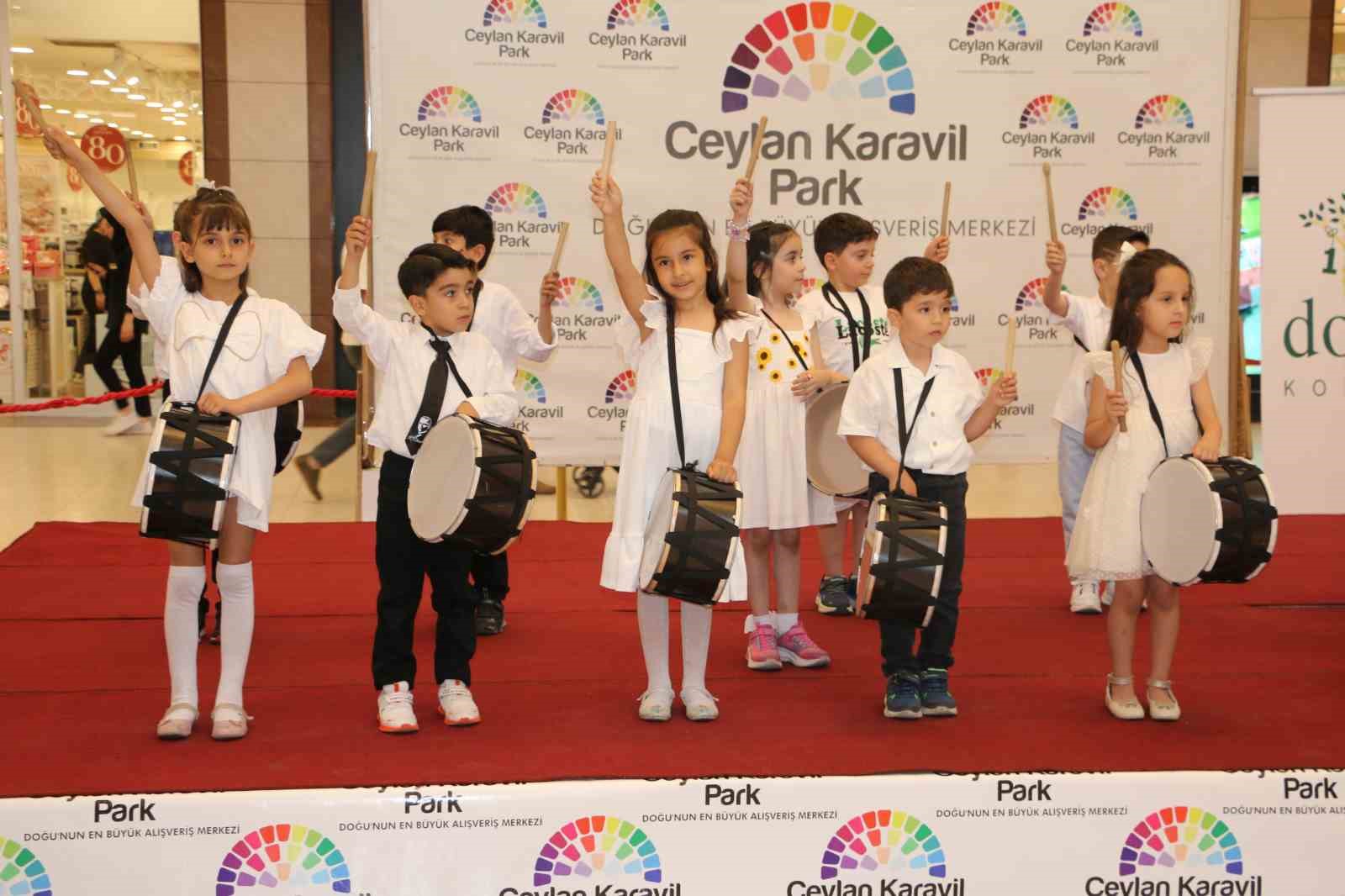 ceylan-karavil-park-avm-de-bahar-senligi-coskusu