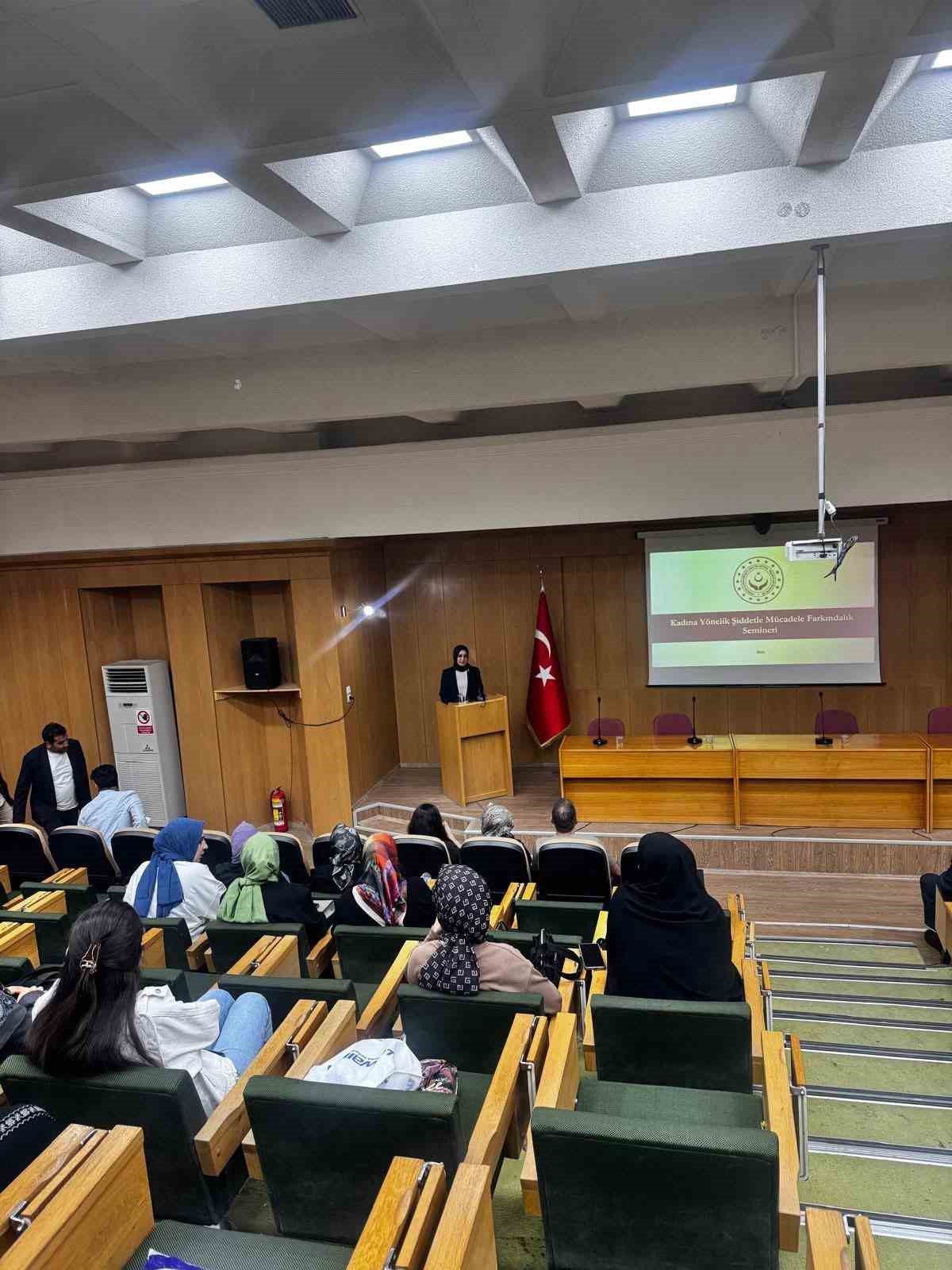 universitesi-ogrencilerine-kadina-yonelik-siddetle-mucadele-egitimi