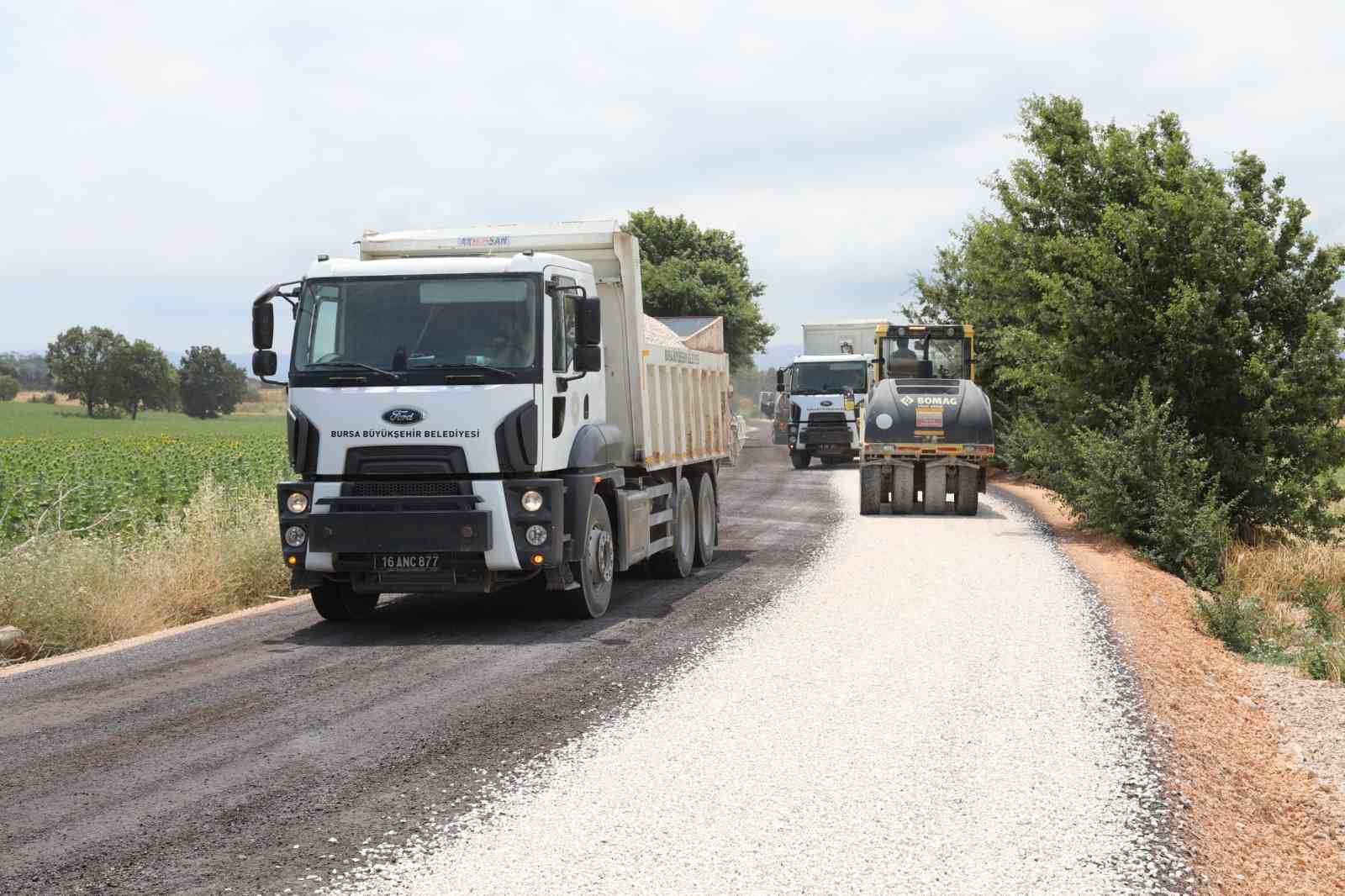 buyuksehir-niluer-de-yollari-yeniliyor