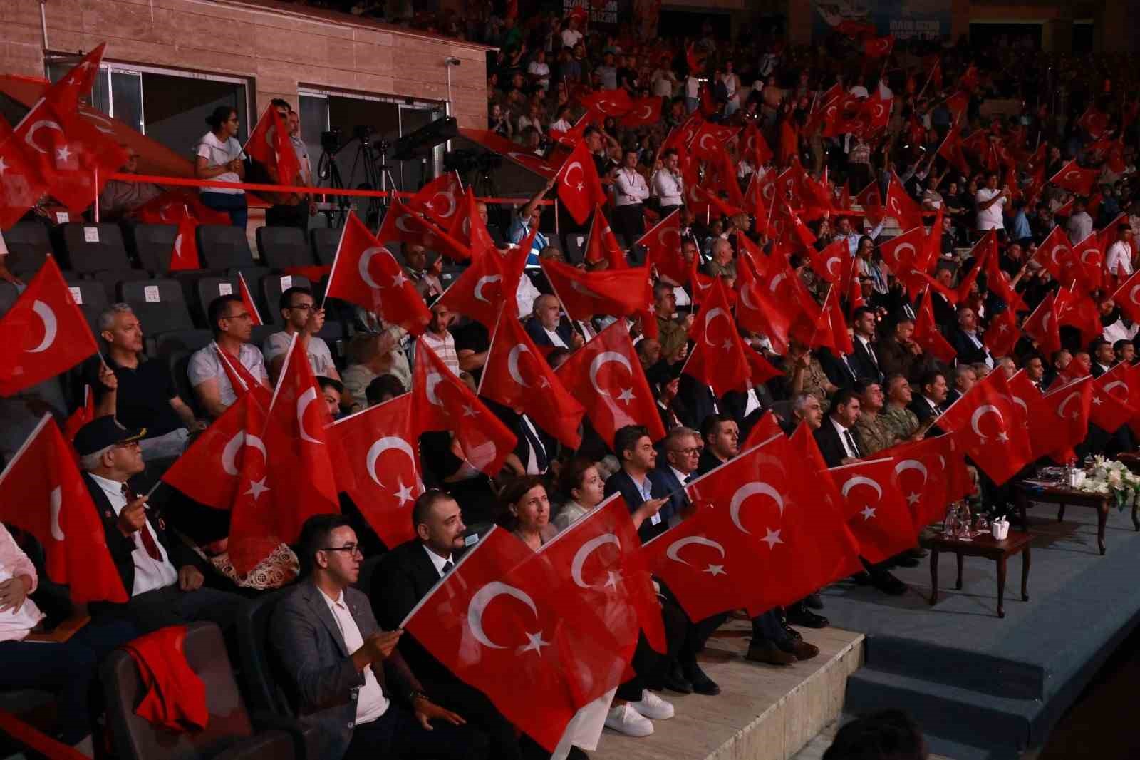 hatay-da-15-temmuz-anma-programinda-vatandaslar-tek-yurek-oldu