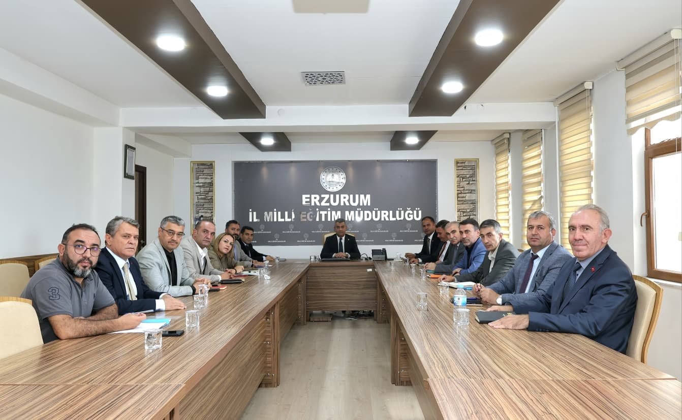 yeni-egitim-ogretim-yili-hazirliklari-degerlendirildi