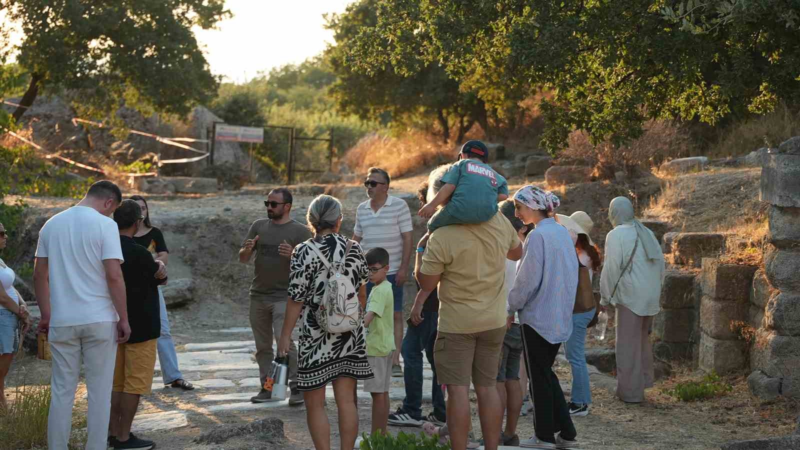 dokuz-gun-boyunca-kultur-ve-sanatin-merkezi-olan-canakkale-de-festival-sona-erdi