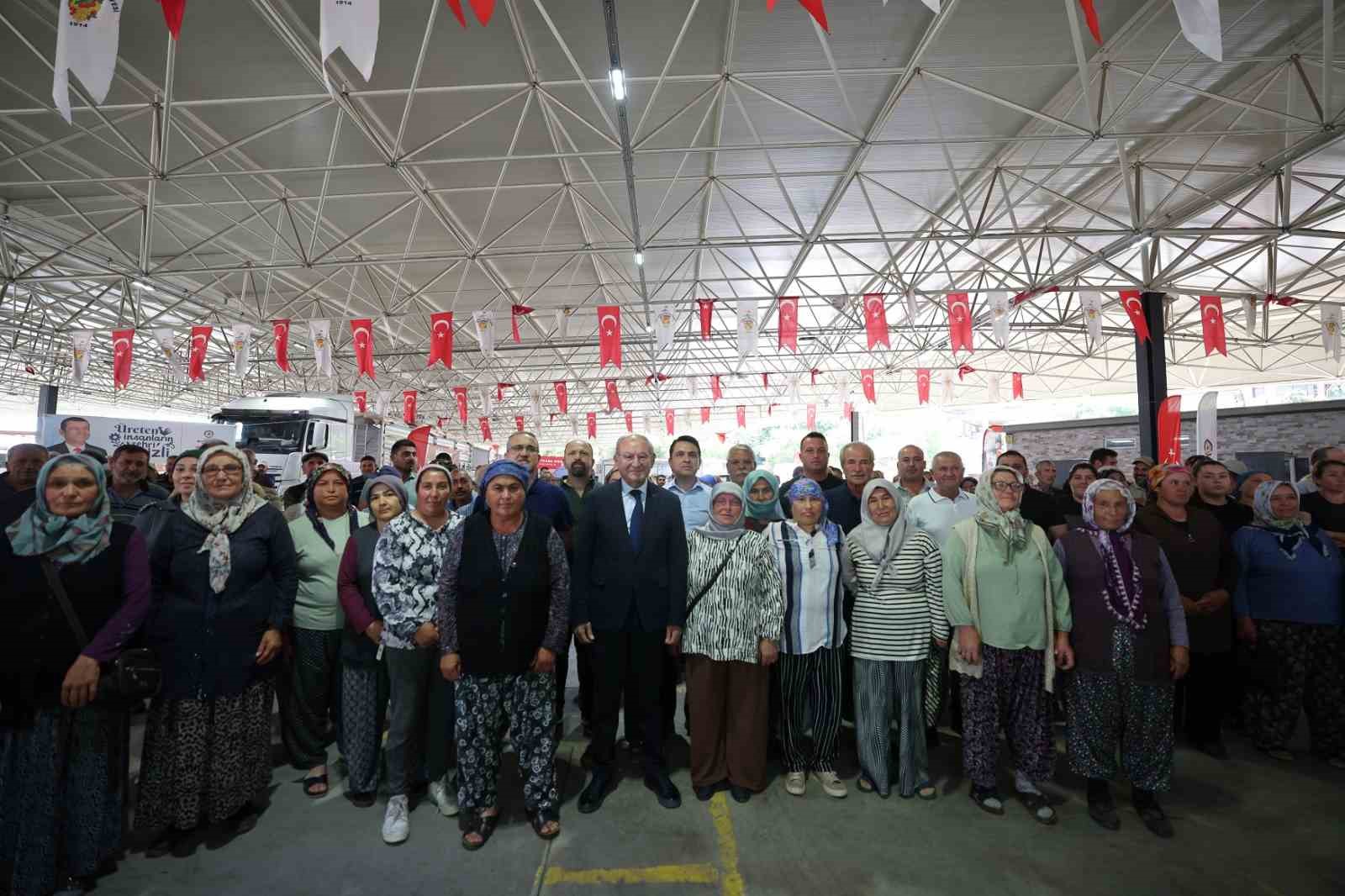 denizli-buyuksehir-6-bin-317-yetistiriciye-yem-destegi-sagladi