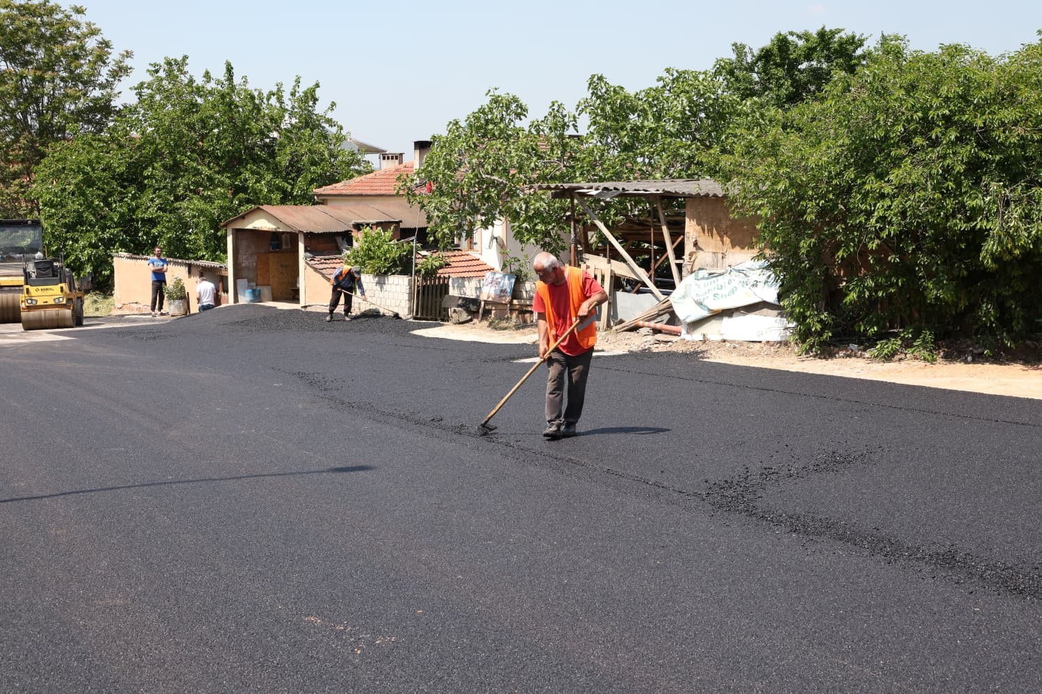 osmangazi-belediyesi-900-ton-asfalt-doktu
